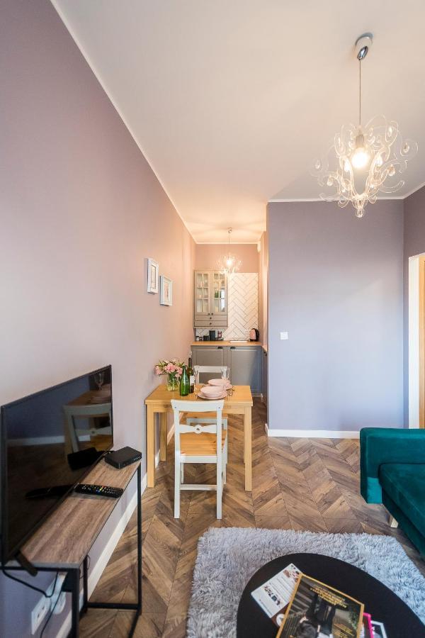 Apartament Z Ogrodkiem I Garazem Poznan Exterior photo