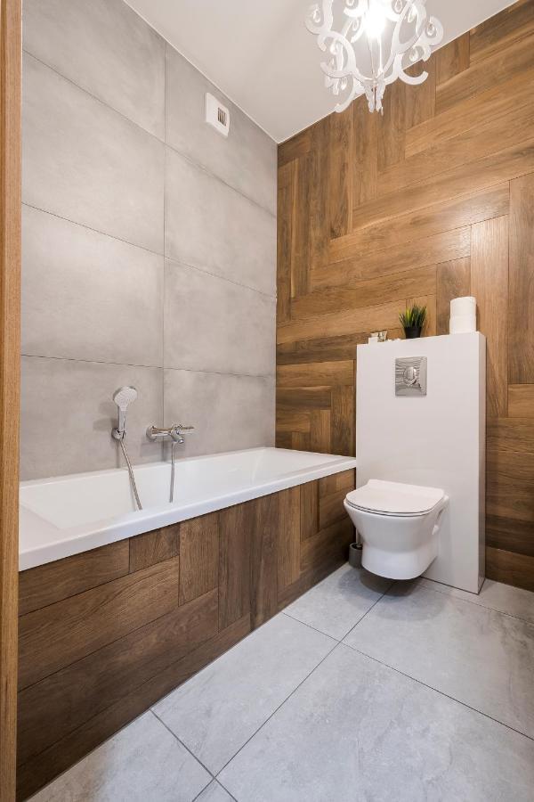 Apartament Z Ogrodkiem I Garazem Poznan Exterior photo