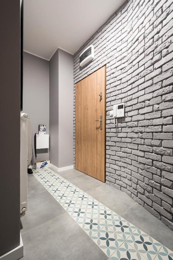 Apartament Z Ogrodkiem I Garazem Poznan Exterior photo